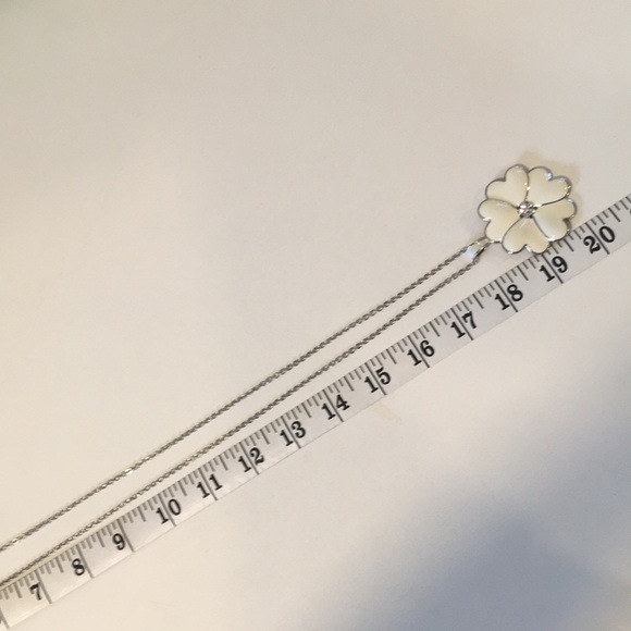 Lia Sophia Floral necklace - Picture 7 of 8